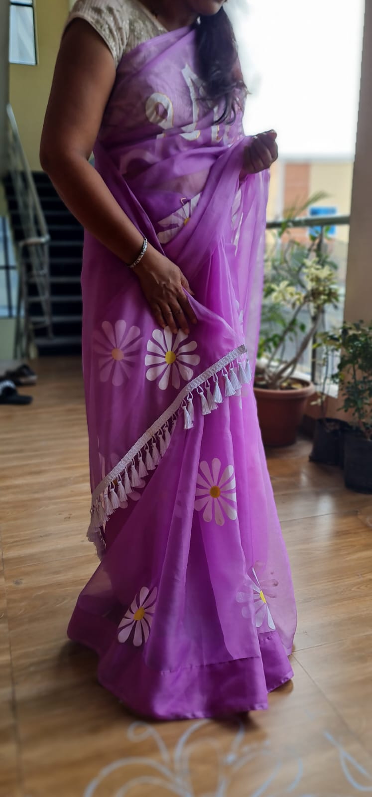 Lilac,Lavender hanpainted daisy saree