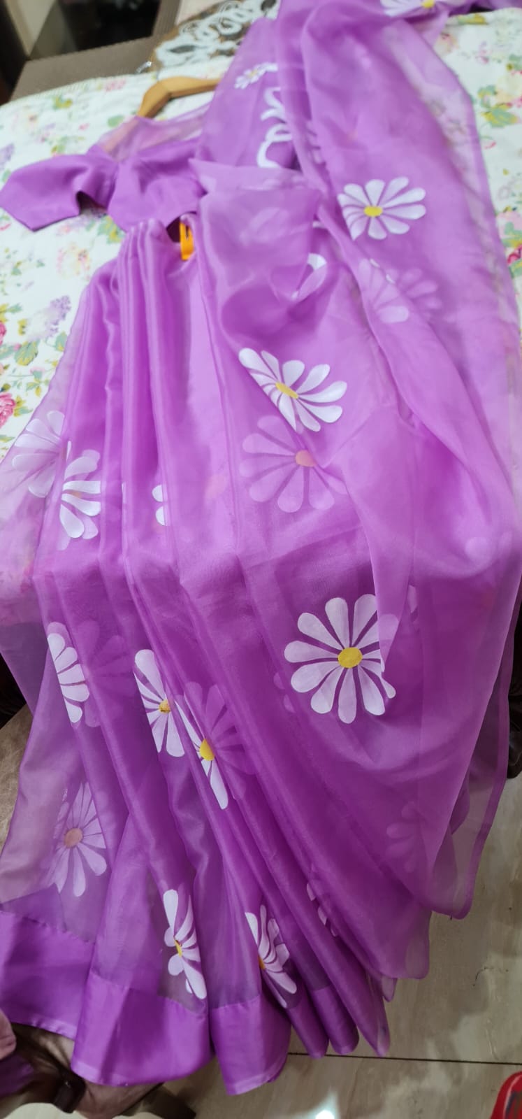 Lilac,Lavender hanpainted daisy saree