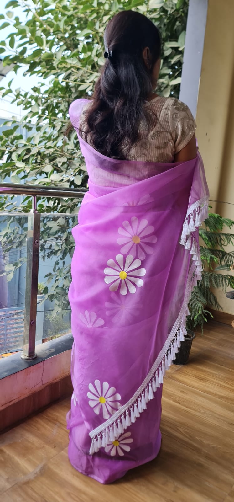 Lilac,Lavender hanpainted daisy saree