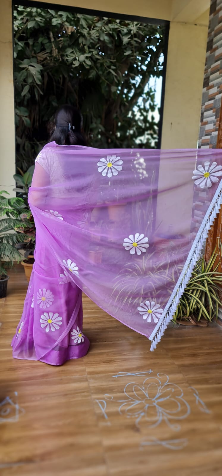 Lilac,Lavender hanpainted daisy saree